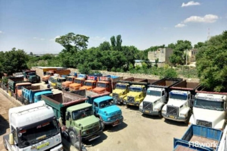 نمایشگاه کامیون سعدی در همدان