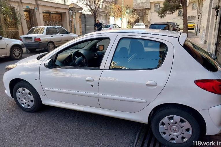 خدمات صفرشویی واکس و پولیش و احیای رنگ خودرو شاهکار در تهران
